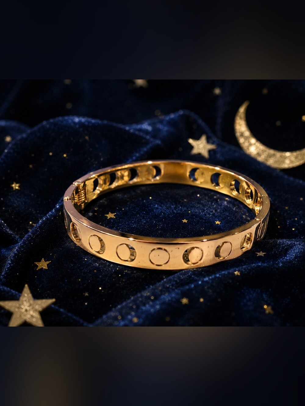 🌙 Celestial Moon Phase Hinged Bracelet ✨